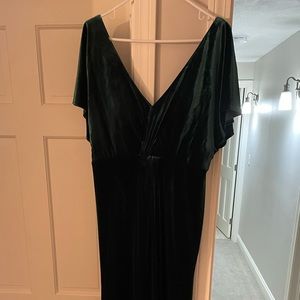Revelry Bridesmaid emerald green dress that was never wore